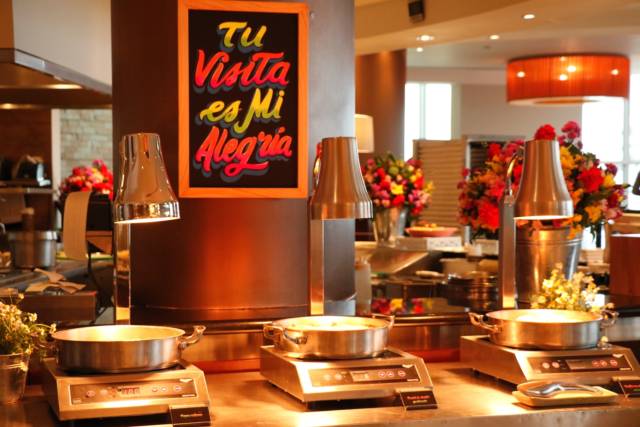 Prueba el Glorioso Sancochado Buffet del JW Marriott Lima 