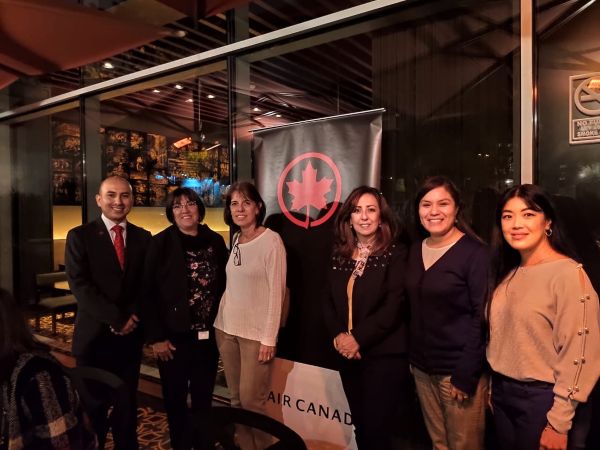 Air Canada departió con clientes de Nuevo Mundo