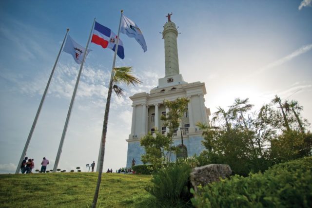 el ministro de turismo de república dominicana