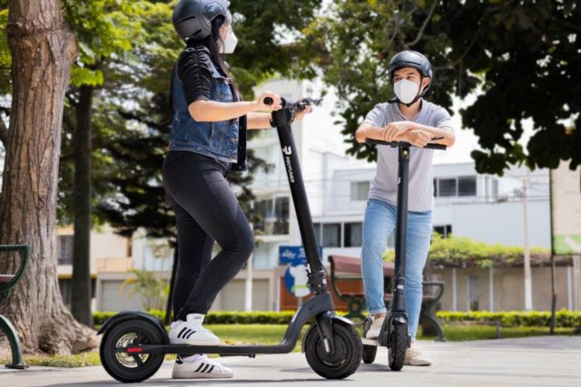 Cómo desplazarse en bicicleta y scooter