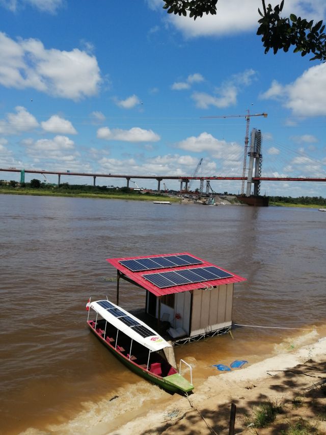 Inauguran primer bote solar 