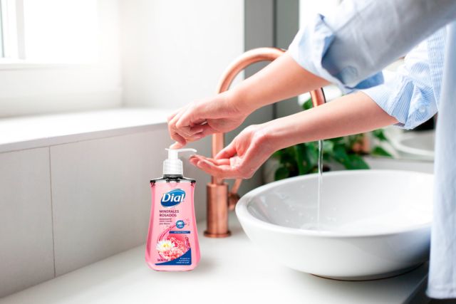 4 beneficios de usar jabón líquido para manos