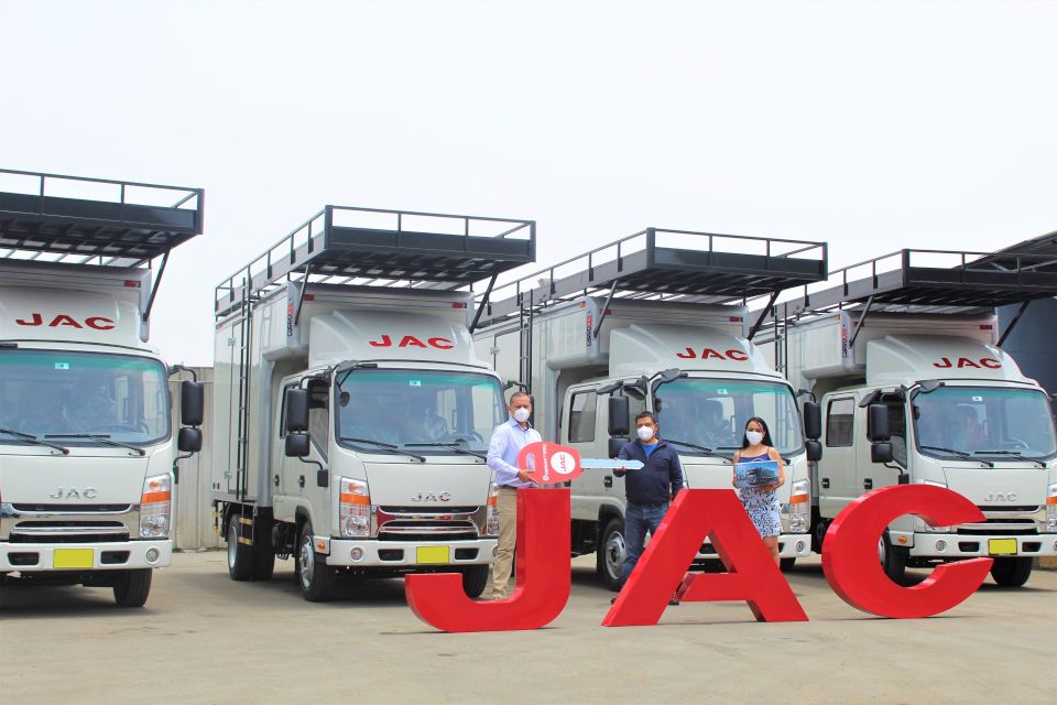 Derco adapta camiones JAC D400DC