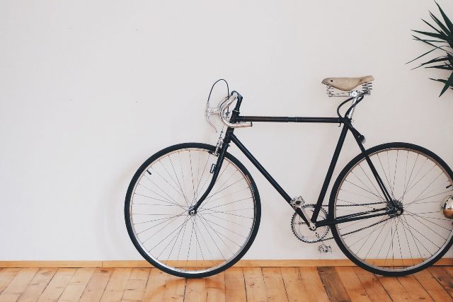 Cinco tips para hacerle espacio a tu bicicleta 