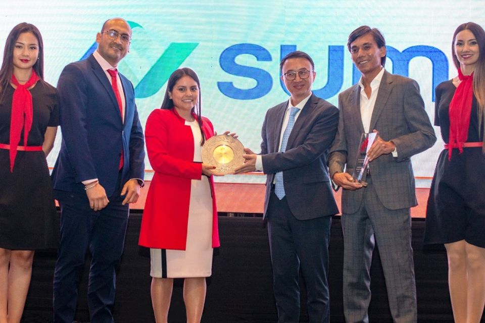 Sumtec Perú recibe premio de Huawei Enterprise Perú