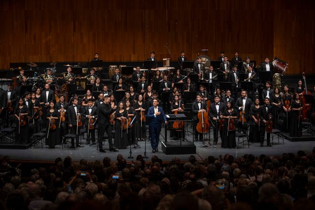 La Orquesta Juvenil Sinfonía por el Perú brilla 