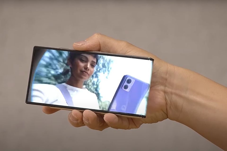 Motorola presentó el concepto de smartphone rollable