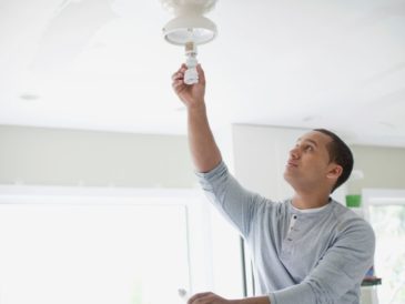 Cinco consejos para ahorrar electricidad en casa