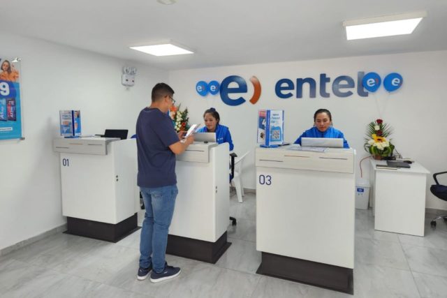 Entel inaugura tienda en Andahuaylas