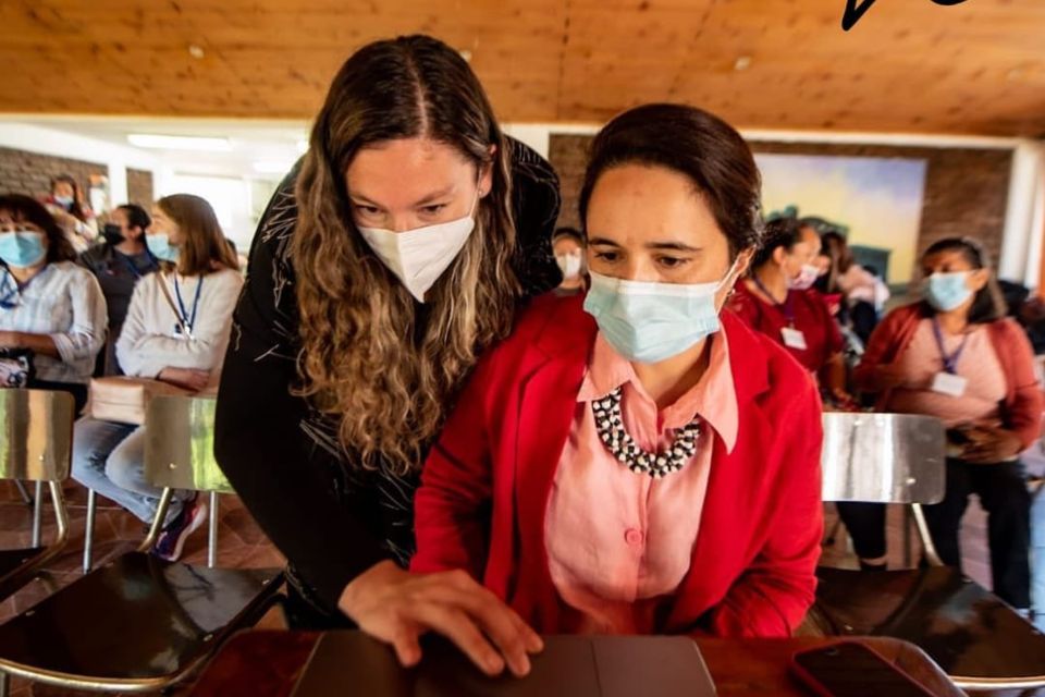 Fundación chilena arriba a Perú