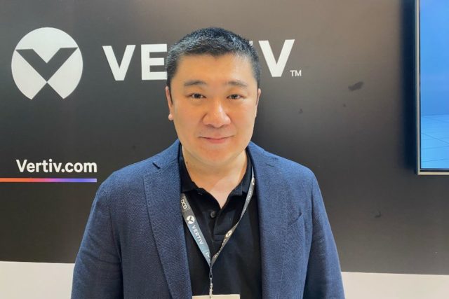 Vertiv nombra a Alex Sasaki