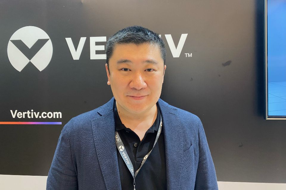 Vertiv nombra a Alex Sasaki como Director