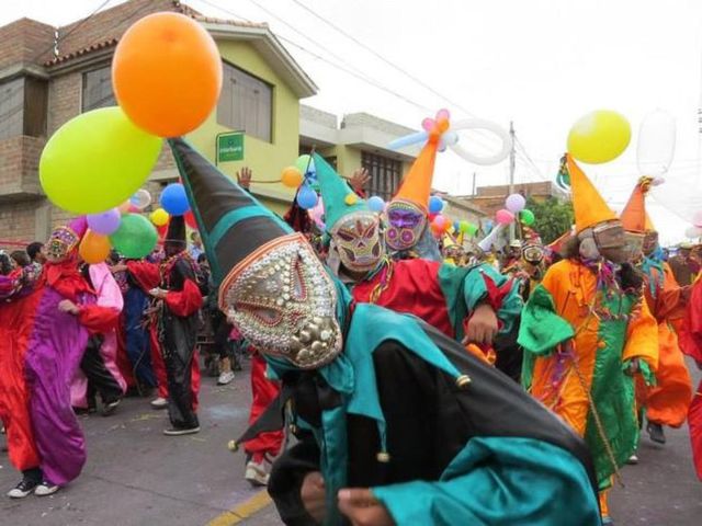 celebrar las fiestas de carnavales en Perú