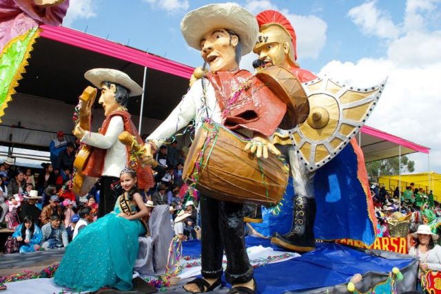 celebrar las fiestas de carnavales en Perú