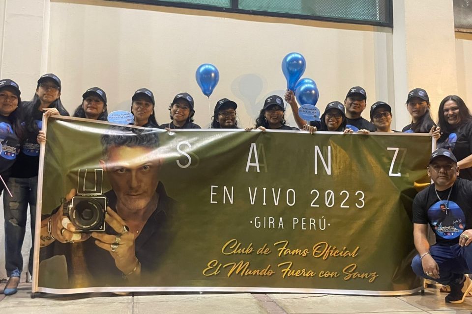 Fans peruanos de Alejandro Sanz se amanecen