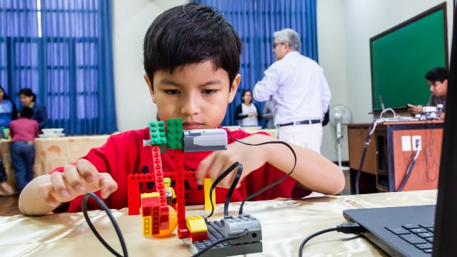 niños realicen actividades en el verano