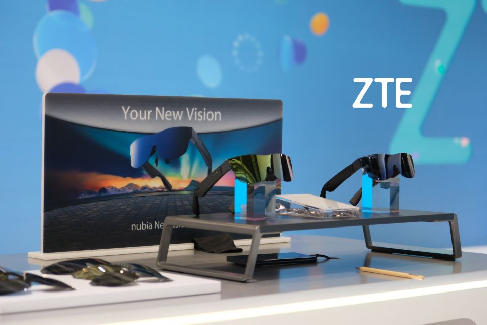 ZTE presentó Nubia Neovision Glass