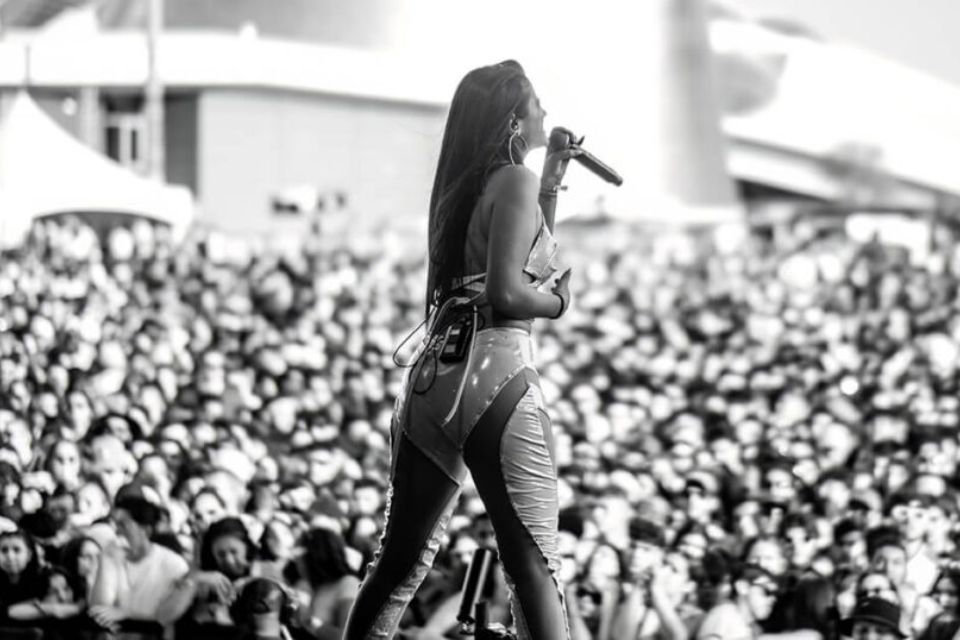 Aiona Santana comparte escenario