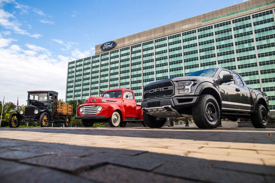Ford celebra 120 años en la industria automotriz