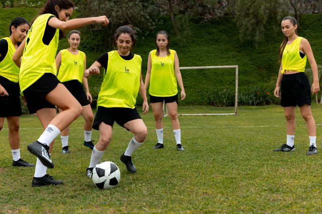 FÚTBOL FEMENINO EN NUESTRA SOCIEDAD