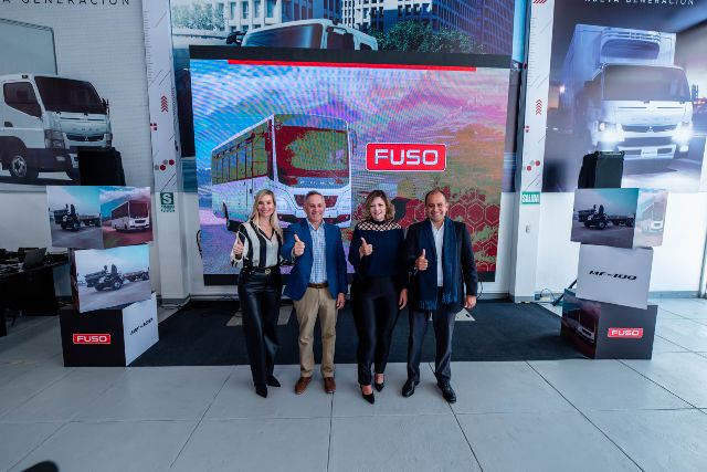 Lanzamiento del nuevo bus MF100 Euro V de FUSO