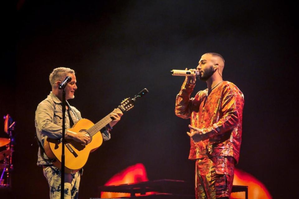 Manuel Turizo canta CORAZÓN PARTÍO