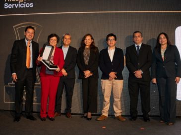 Ferreycorp y sus empresas reciben máxima distinción