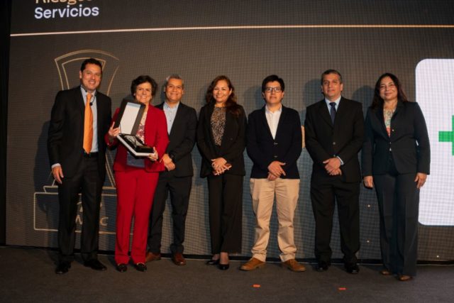 Ferreycorp y sus empresas reciben máxima distinción