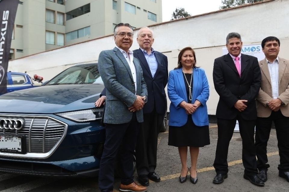 SNI recibe autos eléctricos de la Ruta Andina 2023