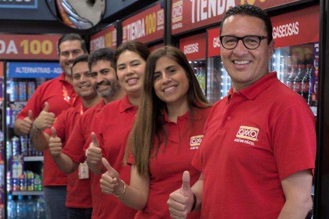 OXXO abre las puertas de su tienda número 100 en Perú