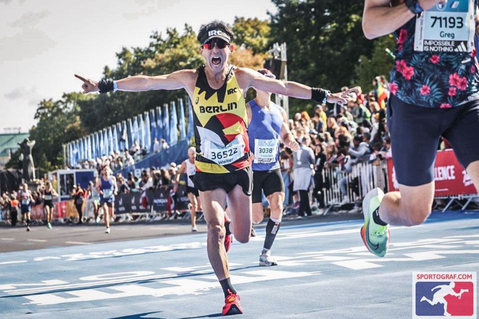 ATLETAS PERUANOS brillan en la MARATÓN DE BERLÍN 2023