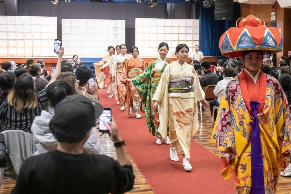 Charla y demostración de kimonos