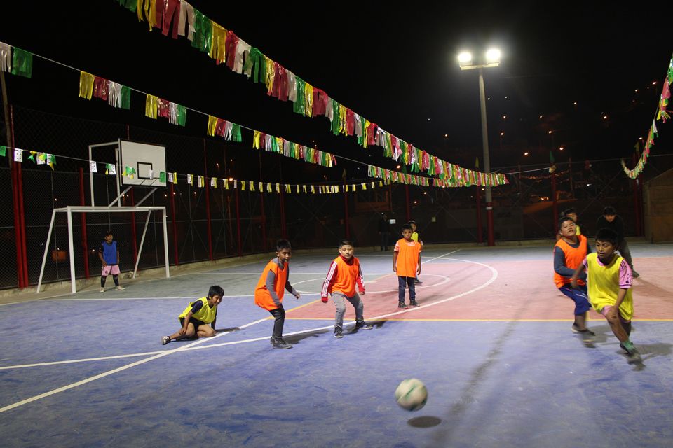 Enel Distribución Perú ilumina losas deportivas