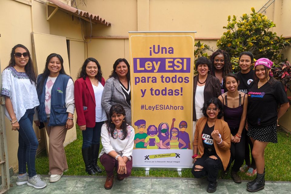 adolescentes construyen proyecto de ley