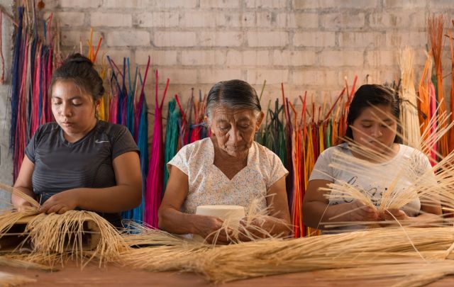 MODA SOSTENIBLE de la mano de ARTESANAS PERUANAS