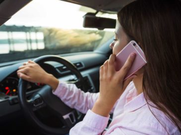 Cinco consejos para evitar el uso del celular mientras manejas