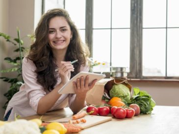 Cómo ajustar tus recetas para hacer comidas más saludables