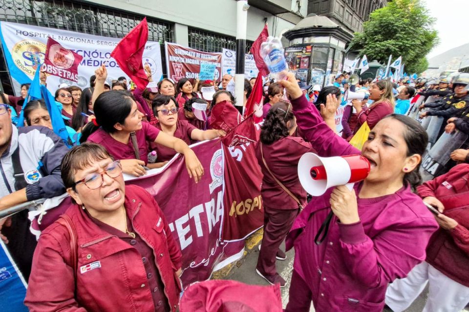 Profesionales de la salud levantan la huelga nacional indefinida