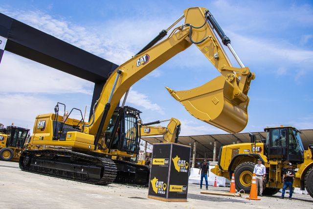 Ferreyros lanza excavadora CAT 333