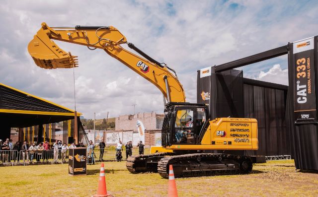 Ferreyros lanza excavadora CAT 333