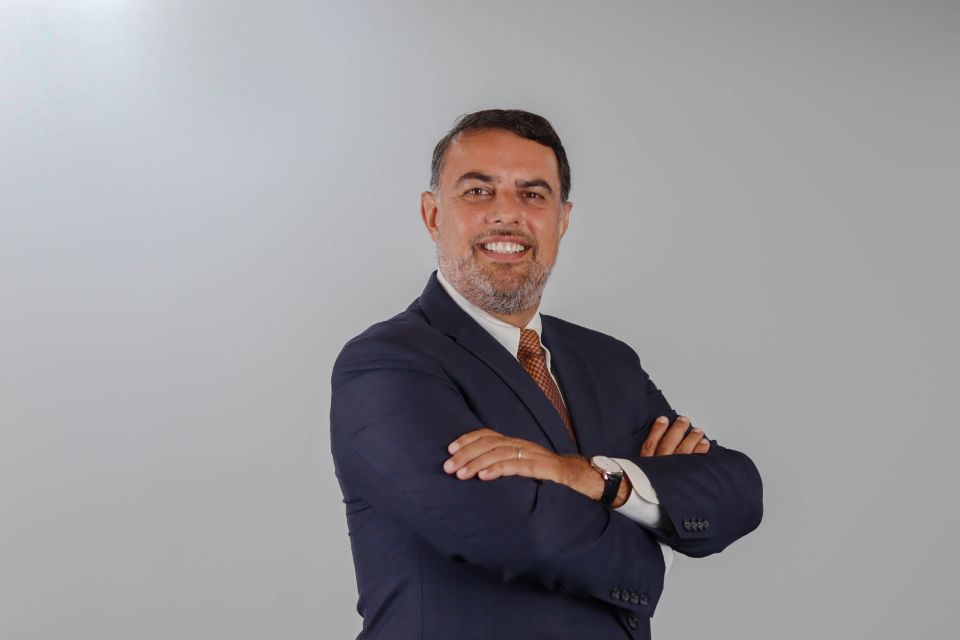 Jorge Velarde Arnáez es nombrado presidente