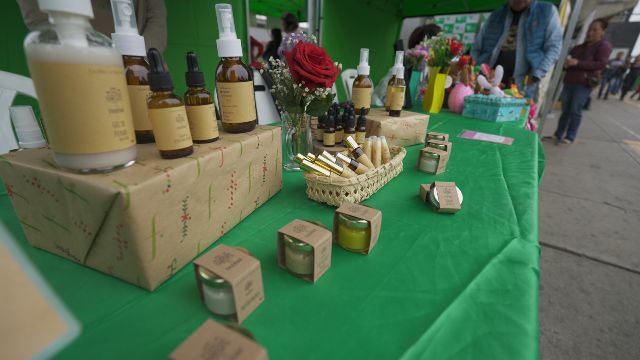 feria con emprendedoras por el Dia de la Madre