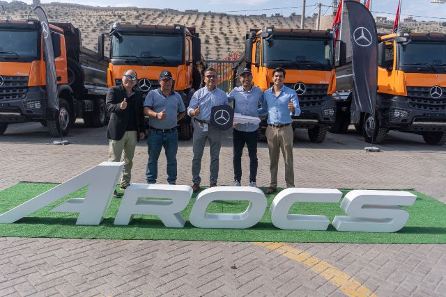 Divemotor hace entrega de 6 camiones Arocs 