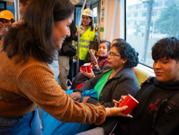 Nescafé despierta a usuarios de la Línea 1 del Metro de Lima