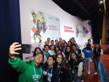 #CADEuniversitario: Desafíos para inspirar a los jóvenes a comprometerse con el país