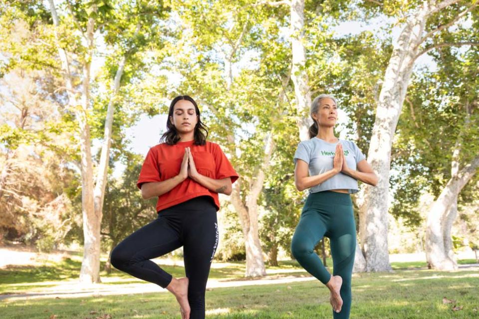 CONOCE CÓMO EL YOGA CONTRIBUYE CON TU BIENESTAR