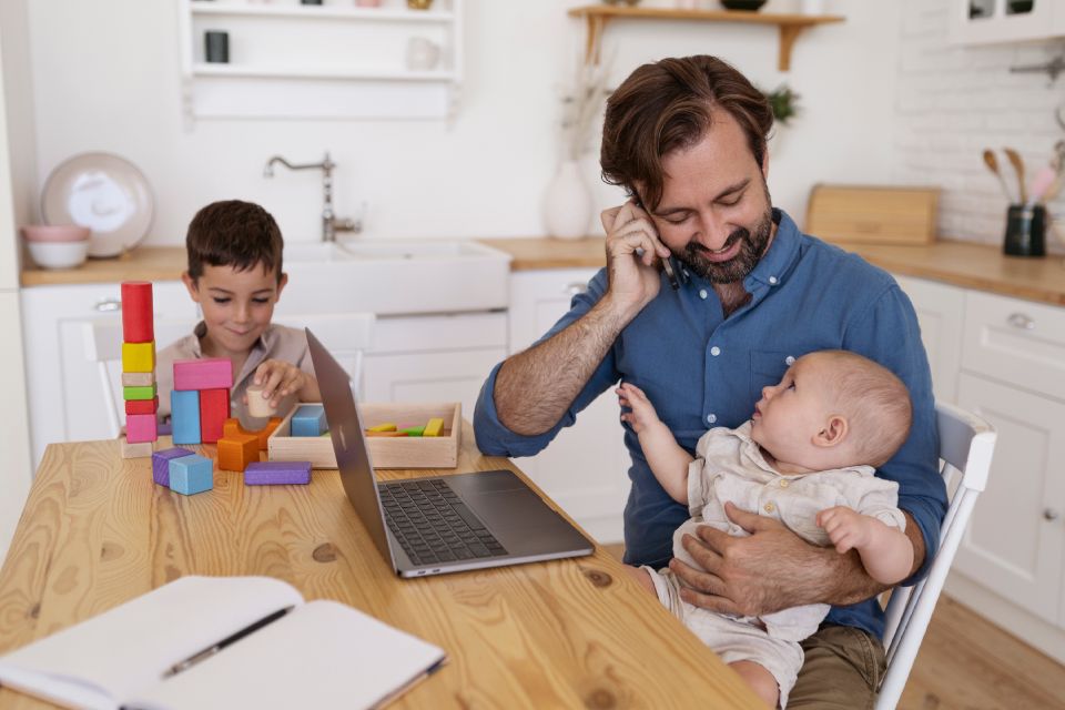 DÍA DEL PADRE: MÁS DEL 72% DE EMPRESAS EN EL PERÚ NO OTORGAN REGRESO ESCALONADO POST PATERNIDAD