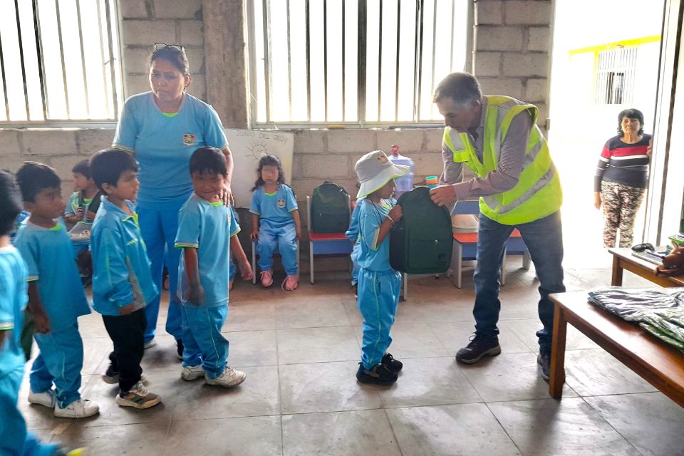 Innova Ambiental impulsa el desarrollo infantil con donación de kits educativos