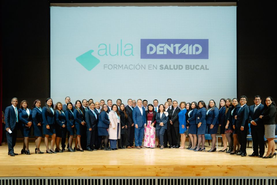 evento científico de salud bucal en Perú