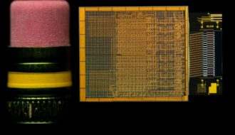 Intel demuestra el primer chiplet de I/O óptico totalmente integrado